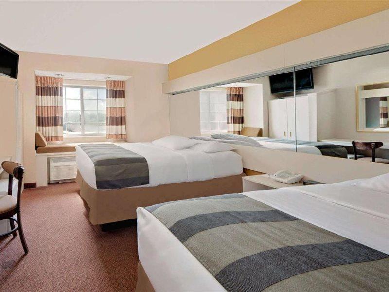 Microtel Inn & Suites By Wyndham Джоплин Экстерьер фото