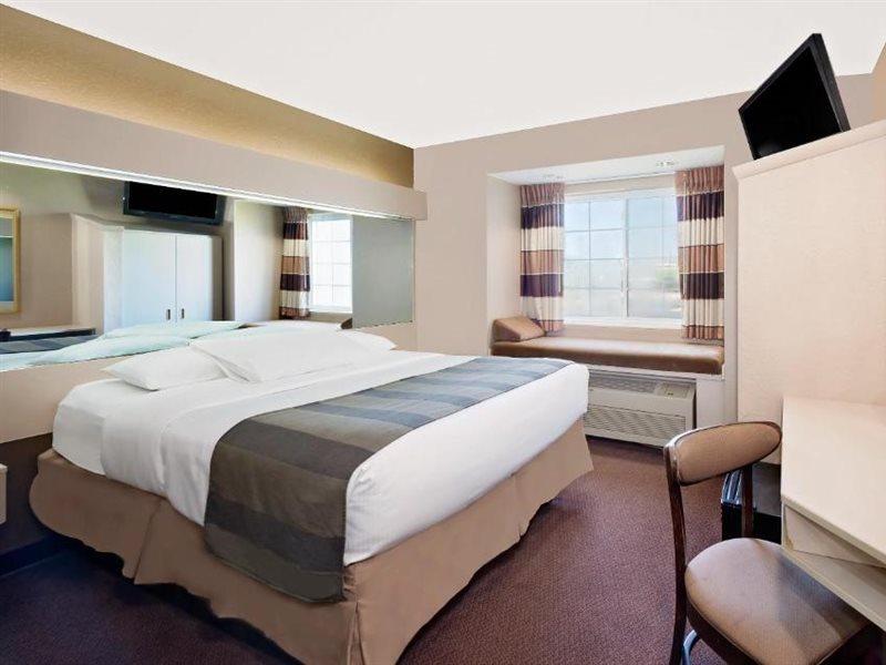Microtel Inn & Suites By Wyndham Джоплин Экстерьер фото