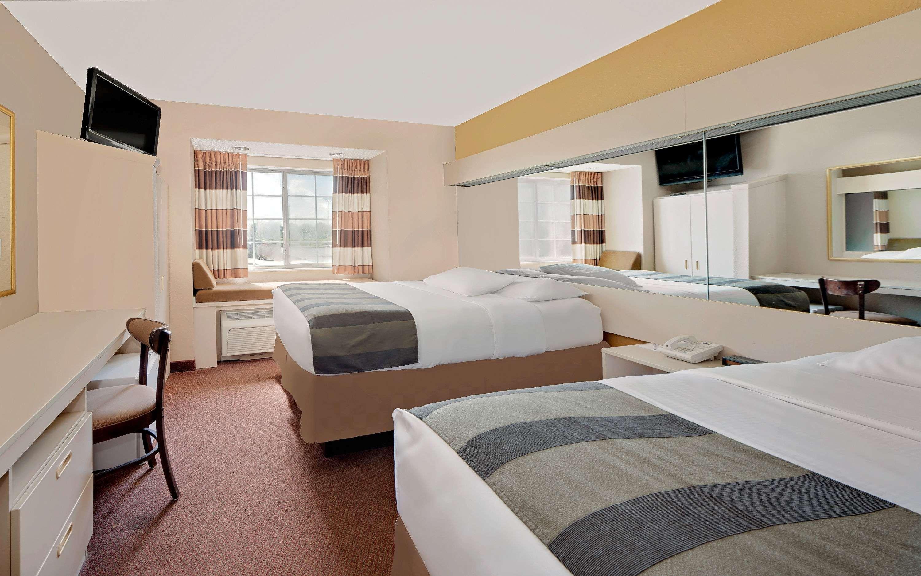 Microtel Inn & Suites By Wyndham Джоплин Экстерьер фото