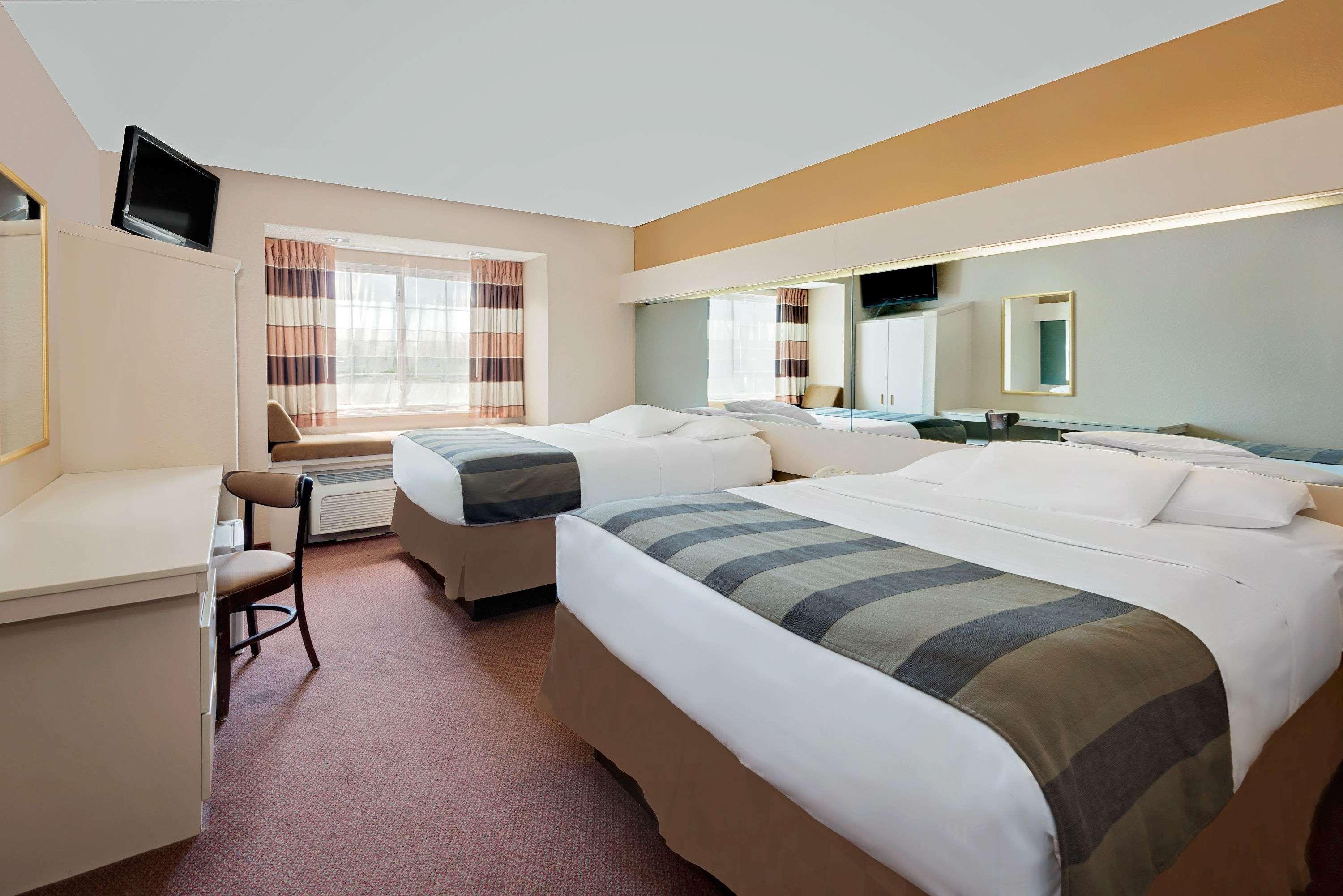 Microtel Inn & Suites By Wyndham Джоплин Экстерьер фото
