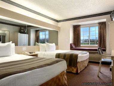 Microtel Inn & Suites By Wyndham Джоплин Номер фото